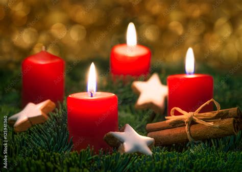 Adventskranz Mit Kerzen Am Advent Stock Photo Adobe Stock