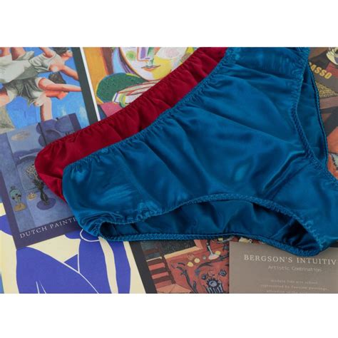 Pure Mulberry Silk Bikini Pantie Mid Waist In Navy Soft Strokes