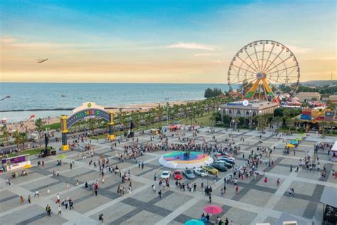 Kh M Ph Bikini Beach Phan Thi T C Ng Vi N B I Bi N V N Ng I M V I C C Ho T Ng Gi I Tr