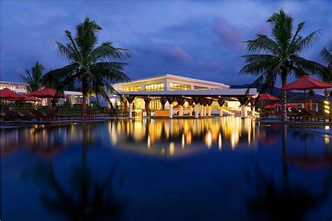 Cam Ranh Riviera Beach Resort & Spa Evening Entertainment: Pictures ...