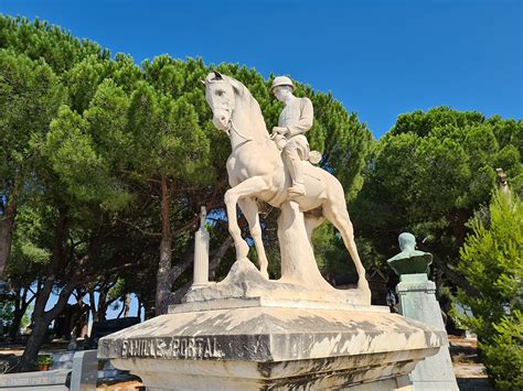 Cimeti Re Saint Pierre Jardin De Sculptures Et De M Moire Marseille