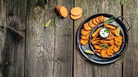 Conjunto De Batatas Fritas Caseras Al Horno Con Salsa De Yogur Ime Y