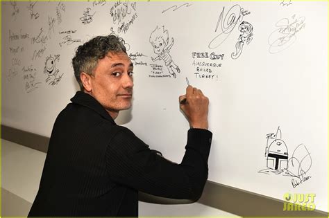 Taika Waititi Surprises Fans at Special Screening of 'Free Guy': Photo ...