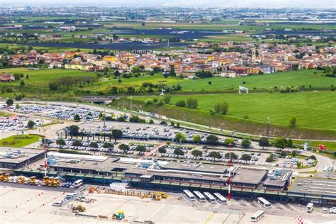 Aeroporto Di Verona Villafranca Valerio Catullo Turista Fai Da Te