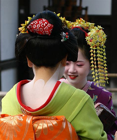 Ŧhe ₵oincidental Ðandy: The Intricate Hairstyles of Geisha