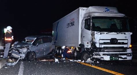 国道で乗用車とトラックが正面衝突、1人死亡 47news（よんななニュース）：47都道府県52参加新聞社と共同通信のニュース・情報・速報を束ねた総合サイト