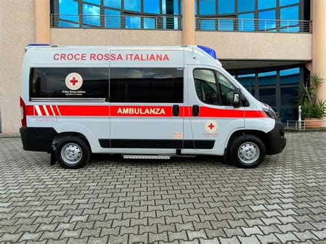 Una Nuova Ambulanza Di Soccorso Per La Croce Rossa Di Crotone Wesud