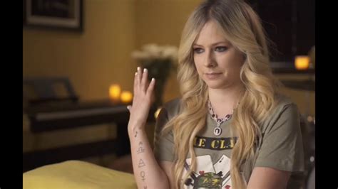 AVRIL LAVIGNE IS A DUMB BLONDE YouTube