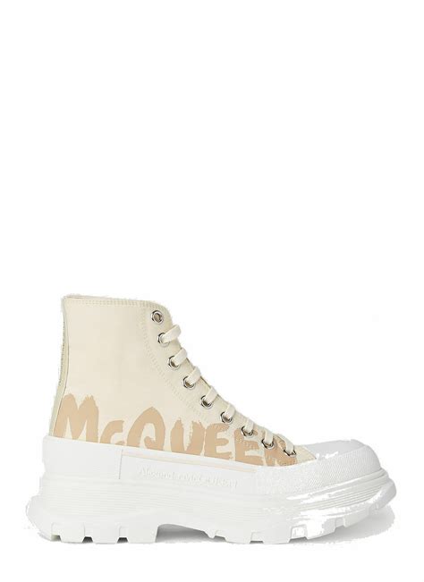 Alexander Mcqueen Tread Slick Boots In Beige Alexander Mcqueen