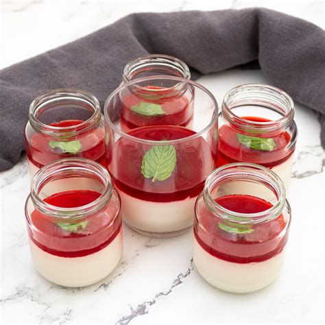 Recette panna Cotta végétale et coulis de fruits rouges