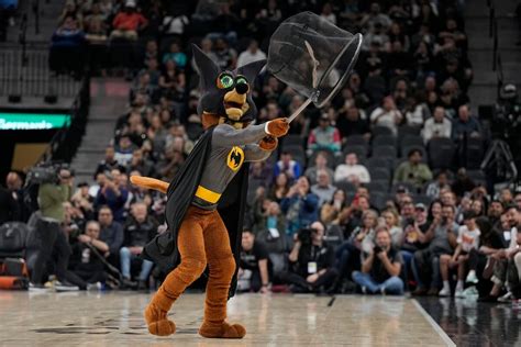 Coyote, the Spurs Mascot in Batman Costume, Catches Real Bat During ...