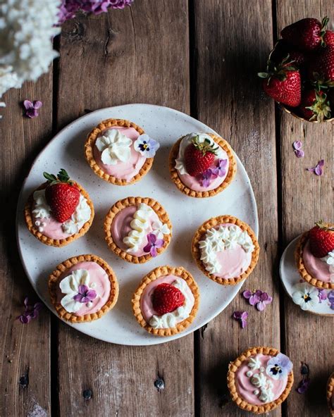 Mini Strawberry Cheesecake Tarts With Edible Sweet Tooth Girl