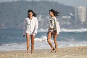 Madeleine Madden Sexy Shows Off Her Bikini Body On The Beach After Dora The Explorer Shooting