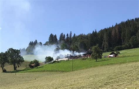 neo1 mein Radio Scheunenbrand in Schüpfheim Feuerwehr vor Ort