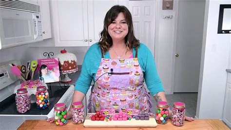 How To Make 3 Kinds Of Homemade Bubble Gum From Cookies Cupcakes And