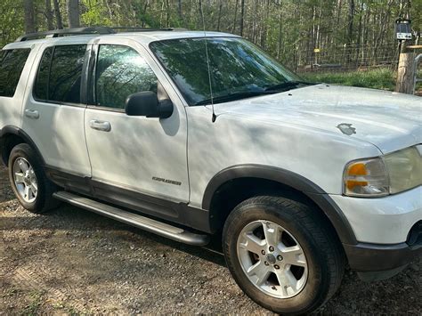 2004 ford explorer sport 3