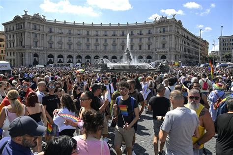 Roma Pride Un Milione Di Persone In Piazza Per La Queeresistenza Luce