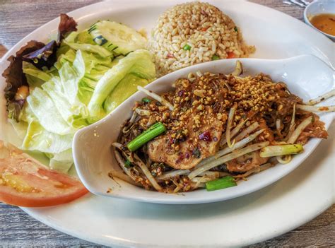 Bright Star Thai Vegan Cuisine - If It's Vegan, It's On Vkind!