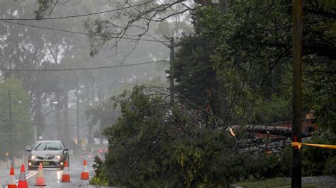 Nsw Weather Strong Winds Lash Hunter Illawarra Mid North Coast As