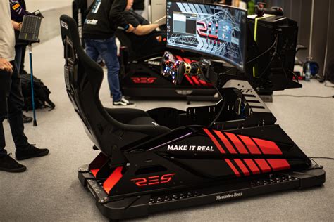 Simulateur De Course D Box Sallie Avec Mercedes La Presse