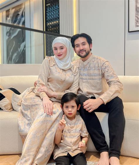 11 Inspirasi Outfit Lebaran Keluarga Ala Seleb