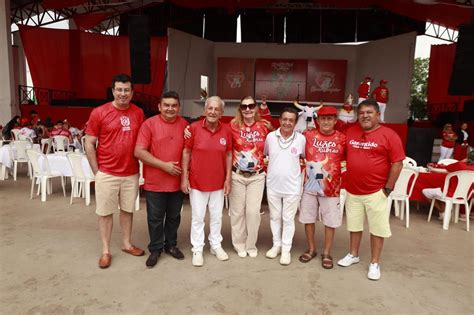 Garantido confraterniza torcedores tradicionais do bumbá Festival