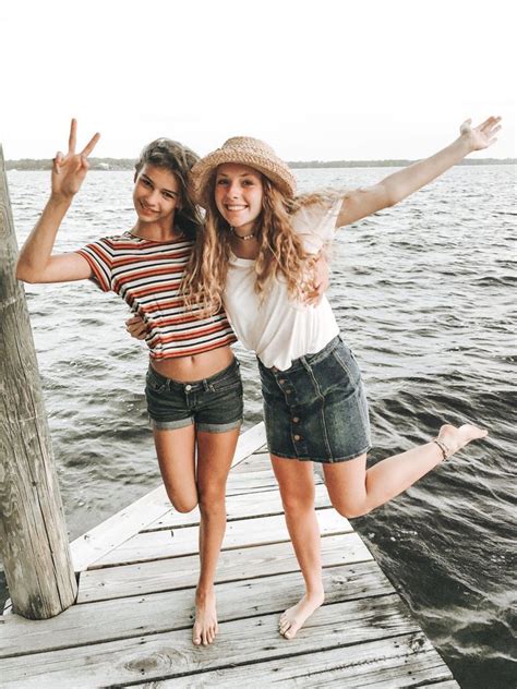 Pinterest Maggiestokes7273🌻 Friend Poses Photography Friend Poses