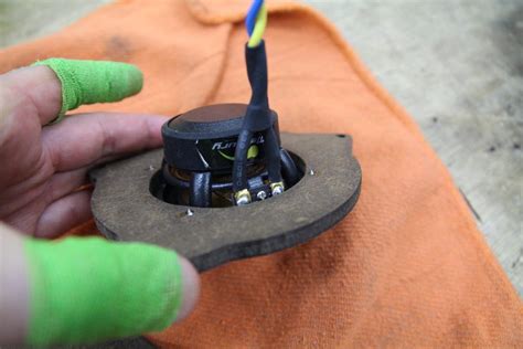 ベンツ W CクラスX C GLC 正しいドアスピーカー交換とデッドニング電動ローターリー Dツイーター交換のご紹介 HOT WIRED ホットワイヤード