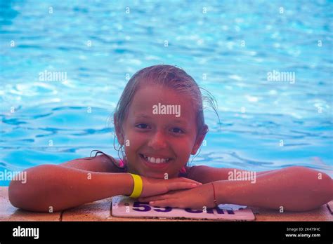 Attractive Teenage Girl In Bikini Fotos Und Bildmaterial In Hoher Aufl Sung Alamy