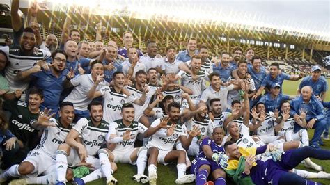 Palmeiras conquista o 10o título de campeão brasileiro