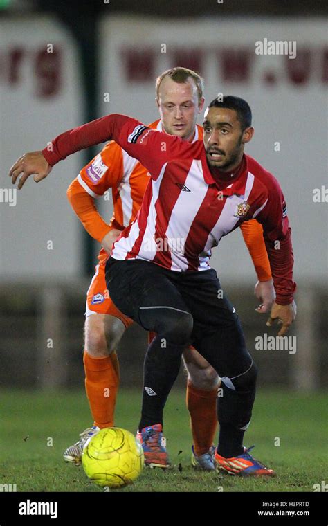 Stefan Payne Of Hornchurch Evades Kenny Davis Of Braintree Afc