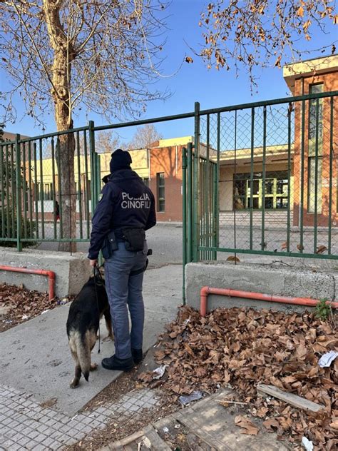 A Crotone Controlli Antidroga Della Polizia Nelle Scuole