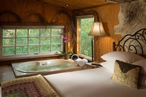 Romantic Hotel Rooms With Jacuzzi