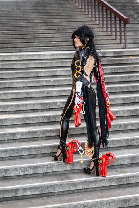 Self Bayonetta From Bayonetta Cosplay Bitly1pirklu Bayonetta Cosplay Wonder Woman