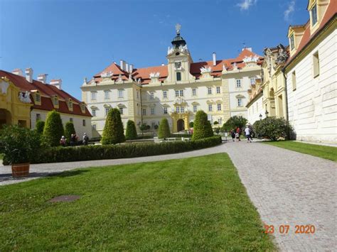 Solve Státní zámek Lednice Lednice State Castle jigsaw puzzle online