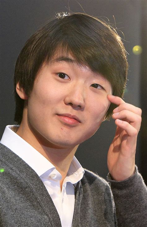 South Korean Seong Jin Cho Wins Chopin Piano Competition Daily Mail