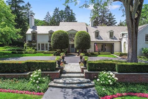 BLOOMFIELD HILLS ESTATE | Michigan Luxury Homes | Mansions For Sale | Luxury Portfolio