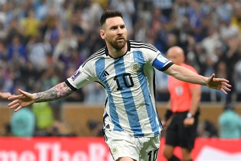 Lionel Messi Titisan Maradona Kini Sah Jadi Goat