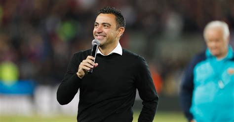 Xavi Hernandez Prolonge Son Contrat Au Fc Barcelone Crumpe