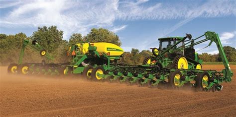 John Deere 1775NT ExactEmerge Planter Preview Tractor News