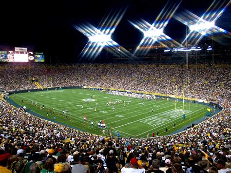 Green Bay Packers Stadium | Green bay packers stadium, Chicago bears ...