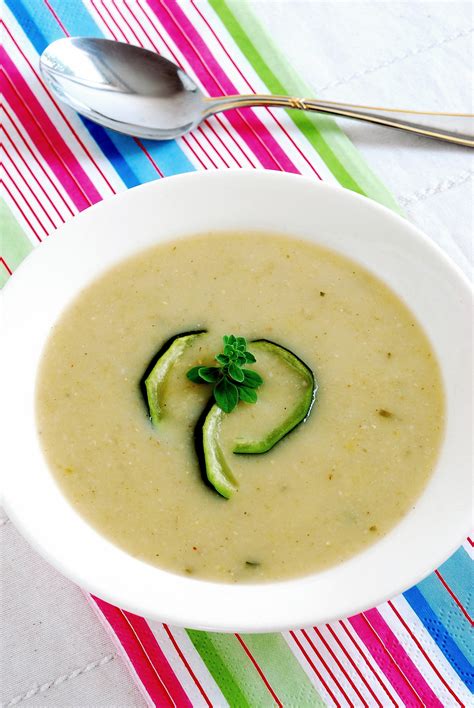 Krem Z Pieczonej Cukinii Roasted Zucchini Soup Na Kuchennym Progu