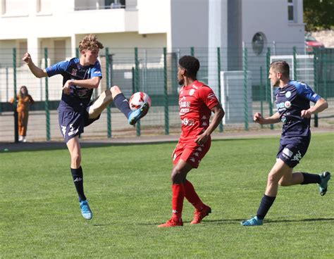 Photos Football Le Racing Besançon s impose face à Saint Vit en