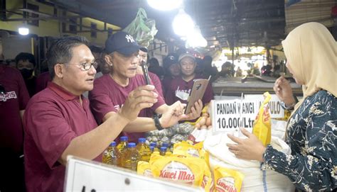 Marten Taha Dorong Pedagang Pasar Liluwo Terapkan Transaksi Nontunai