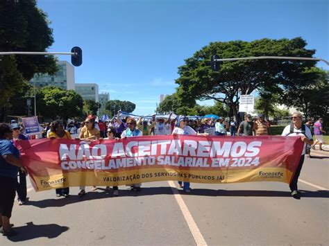 Servidores Públicos Federais Fazem Protesto Unificado Em Geral