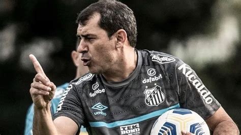 Clube japonês afirma não ter recebido proposta do Santos por Carille