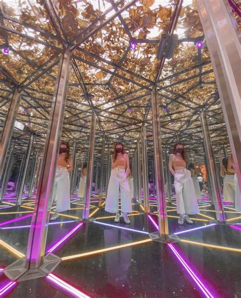 Instagrammable Kaleidoscopic Mirror Maze At Jewel Changi Airport Shout