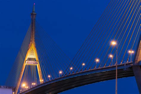 Bhumibol Bridge in Bangkok at night 1923099 Stock Photo at Vecteezy