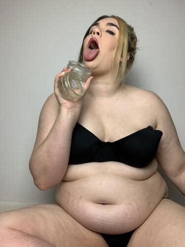 Horny Piggy Eats With Her Fingers Video Clips Stuffing Eating Curvage