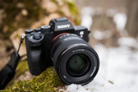 28mm vs 35mm Lens Battle. The Great Debate for Photographers